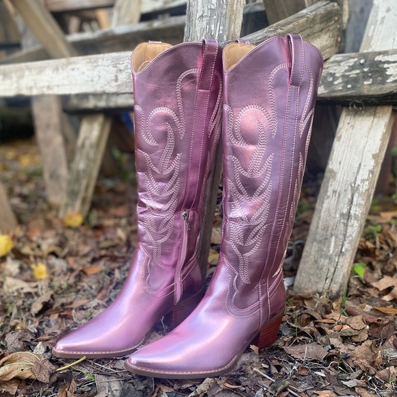 Metallic Pink Cowboy Boots - Picture 6 of 13